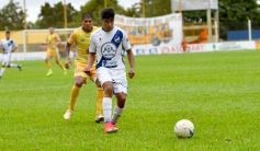 Foto de la galería: Dolorosa caída de Crucero ante Juventud Antoniana