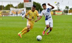 Foto de la galería: Dolorosa caída de Crucero ante Juventud Antoniana