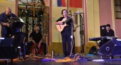 Foto de la galería: Una multitud acompañó la “Serenata a San José”