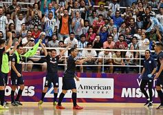 Foto de la galería: Postales del Mundial: delirio con la selección ante Sudáfrica en el Finito Gehrmann