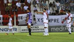 Foto de la galería: Un golazo de Troche le dio la clasificación a Guaraní