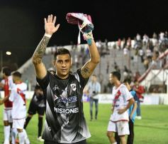 Foto de la galería: Guaraní dejó en el camino al duro Ferroviario y sigue en carrera