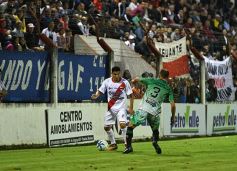 Foto de la galería: Guaraní dejó en el camino al duro Ferroviario y sigue en carrera