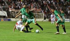 Foto de la galería: Guaraní dejó en el camino al duro Ferroviario y sigue en carrera