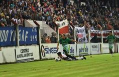 Foto de la galería: Guaraní dejó en el camino al duro Ferroviario y sigue en carrera