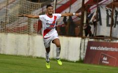 Foto de la galería: Guaraní dejó en el camino al duro Ferroviario y sigue en carrera