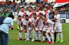 Foto de la galería: Guaraní dejó en el camino al duro Ferroviario y sigue en carrera