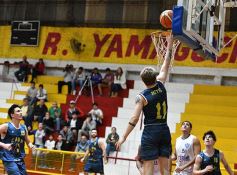 Foto de la galería: Triunfazo de Mitre ante Luz y Fuerza en el Provincial