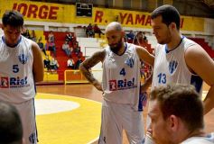 Foto de la galería: Triunfazo de Mitre ante Luz y Fuerza en el Provincial