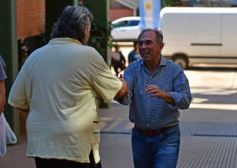 Foto de la galería: Lalo Stelatto llevó sus propuestas a los puesteros del Mercado Concentrador