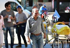 Foto de la galería: Lalo Stelatto llevó sus propuestas a los puesteros del Mercado Concentrador