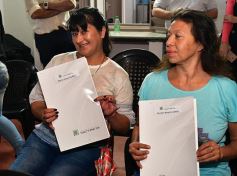 Foto de la galería: La EBY entregó títulos de propiedad en San Isidro