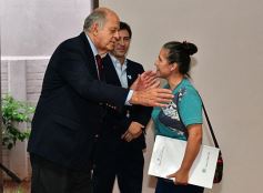 Foto de la galería: La EBY entregó títulos de propiedad en San Isidro