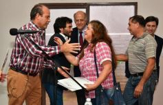 Foto de la galería: La EBY entregó títulos de propiedad en San Isidro