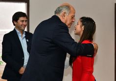 Foto de la galería: La EBY entregó títulos de propiedad en San Isidro