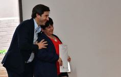 Foto de la galería: La EBY entregó títulos de propiedad en San Isidro