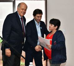 Foto de la galería: La EBY entregó títulos de propiedad en San Isidro