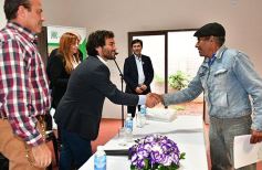 Foto de la galería: La EBY entregó títulos de propiedad en San Isidro