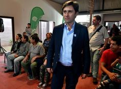 Foto de la galería: La EBY entregó títulos de propiedad en San Isidro