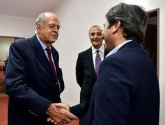 Foto de la galería: La EBY entregó títulos de propiedad en San Isidro