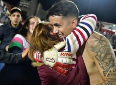 Foto de la galería: Guaraní sufrió y pasó por penales a la finalísima por el ascenso