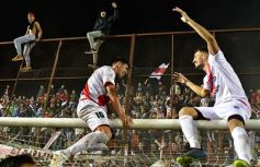 Foto de la galería: Guaraní sufrió y pasó por penales a la finalísima por el ascenso