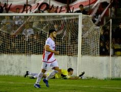 Foto de la galería: Guaraní sufrió y pasó por penales a la finalísima por el ascenso