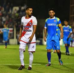 Foto de la galería: Guaraní sufrió y pasó por penales a la finalísima por el ascenso