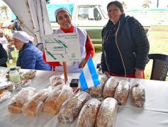 Foto de la galería: Segunda “Feria Sin Fronteras- Yacyretá Emprende” en la Costanera de Posadas