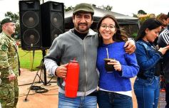 Foto de la galería: El Ejército celebró su aniversario en la cascada de la costanera