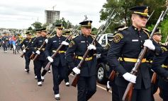 Foto de la galería: El Ejército celebró su aniversario en la cascada de la costanera