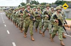 Foto de la galería: El Ejército celebró su aniversario en la cascada de la costanera