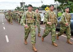 Foto de la galería: El Ejército celebró su aniversario en la cascada de la costanera