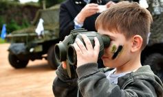 Foto de la galería: El Ejército celebró su aniversario en la cascada de la costanera