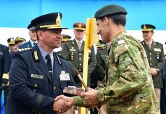 Foto de la galería: El Ejército celebró su aniversario en la cascada de la costanera