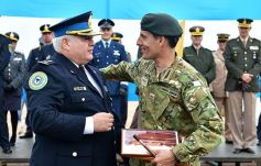 Foto de la galería: El Ejército celebró su aniversario en la cascada de la costanera