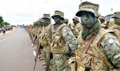 Foto de la galería: El Ejército celebró su aniversario en la cascada de la costanera