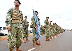 Foto de la galería: El Ejército celebró su aniversario en la cascada de la costanera