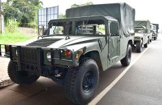 Foto de la galería: El Ejército celebró su aniversario en la cascada de la costanera