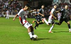 Foto de la galería: Tropezón de Guaraní en la primera final por el ascenso al Argentino A