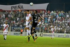 Foto de la galería: Tropezón de Guaraní en la primera final por el ascenso al Argentino A