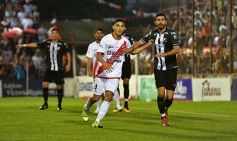 Foto de la galería: Tropezón de Guaraní en la primera final por el ascenso al Argentino A