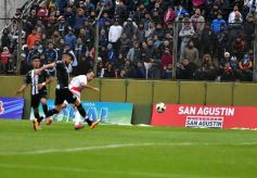 Foto de la galería: Guaraní puso el alma en la cancha, pero no le alcanzó: ascendió Central Norte al Federal A