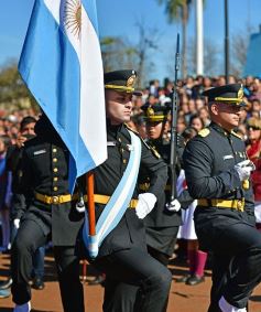 Foto de la galería: Día de la Bandera: “La Argentina será federal o no será”, proclamó Passalacqua junto a Urtubey en Candelaria