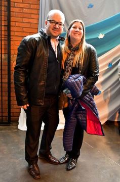 Foto de la galería: Emotiva ceremonia de promesa de lealtad a la Bandera en el Colegio del Carmen