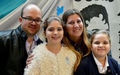 Foto de la galería: Emotiva ceremonia de promesa de lealtad a la Bandera en el Colegio del Carmen