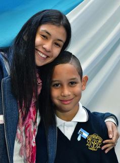 Foto de la galería: Emotiva ceremonia de promesa de lealtad a la Bandera en el Colegio del Carmen