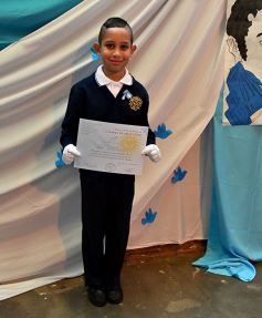 Foto de la galería: Emotiva ceremonia de promesa de lealtad a la Bandera en el Colegio del Carmen