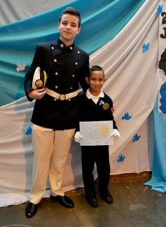 Foto de la galería: Emotiva ceremonia de promesa de lealtad a la Bandera en el Colegio del Carmen