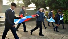 Foto de la galería: Emotiva ceremonia de promesa de lealtad a la Bandera en el Colegio del Carmen